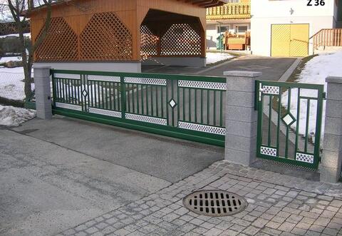 Zäune, Tore & Türen aus Aluminium