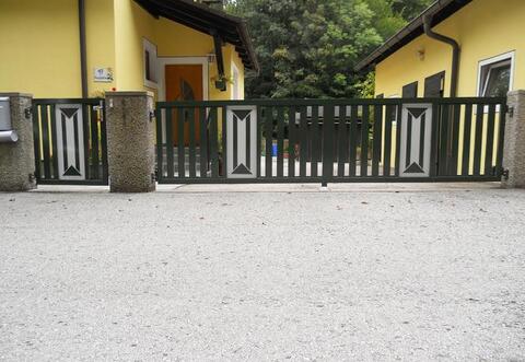 Zäune, Tore & Türen aus Aluminium