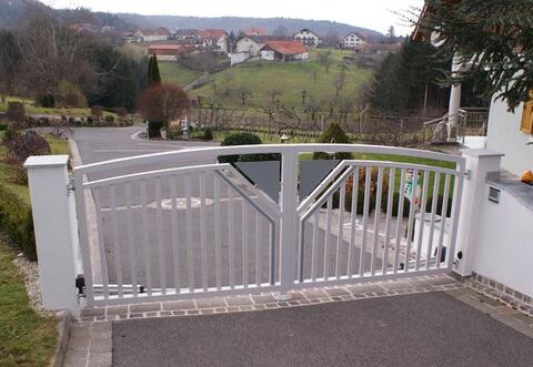 Zäune, Tore & Türen aus Aluminium