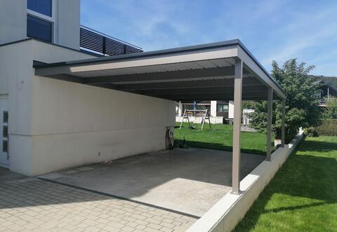 Alu-Carport mit Trapezblech
