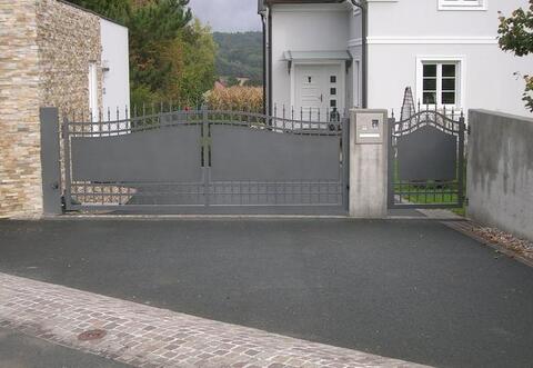 Zäune, Tore & Türen aus Aluminium