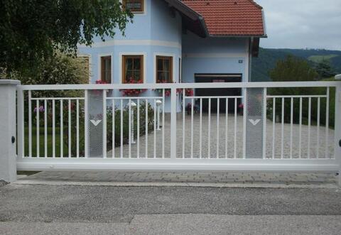 Zäune, Tore & Türen aus Aluminium