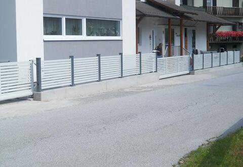 Zäune, Tore & Türen aus Aluminium