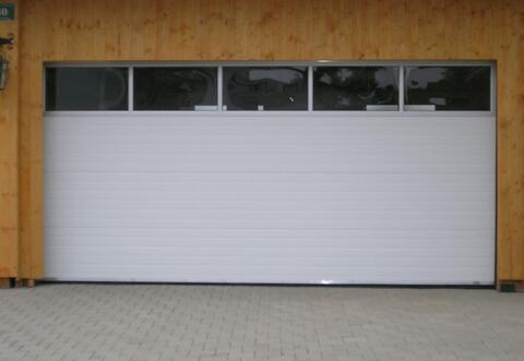 Sektionaltor mit Sichtfenster
