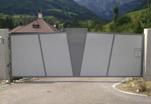 Zäune, Tore & Türen aus Aluminium
