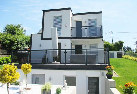 Alugeländer mit Glas