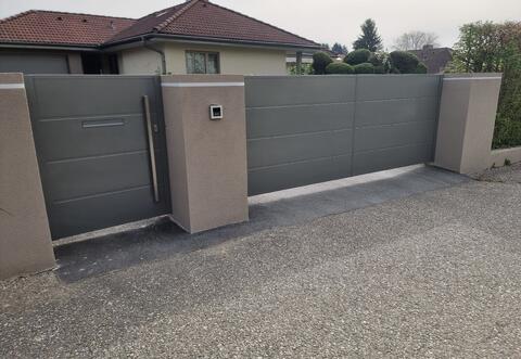 Schiebetor und Gehtüre