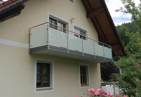 Edelstahl-Glasgeländer